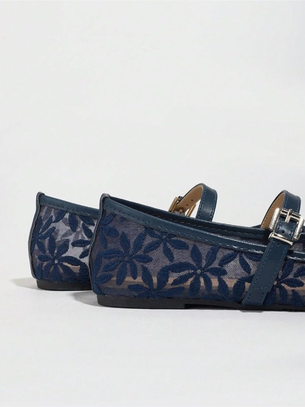 Women's Floral Blue Mesh Comfortable Square Closed Toe Mary Jane Ballet Flats - Picture 4 of 5